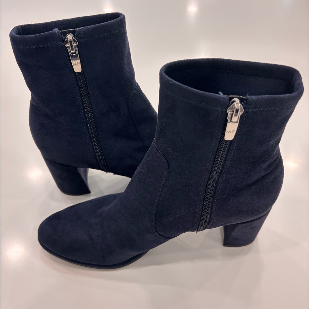 Marc Fisher Elegant Blue Suede Ankle Boots in Women’s Size 8.5